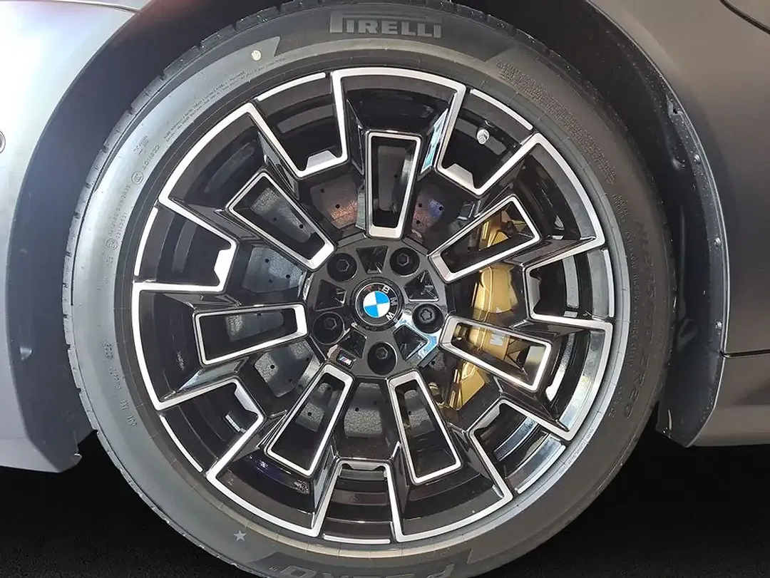 BMW M5 - Thumbnail 7