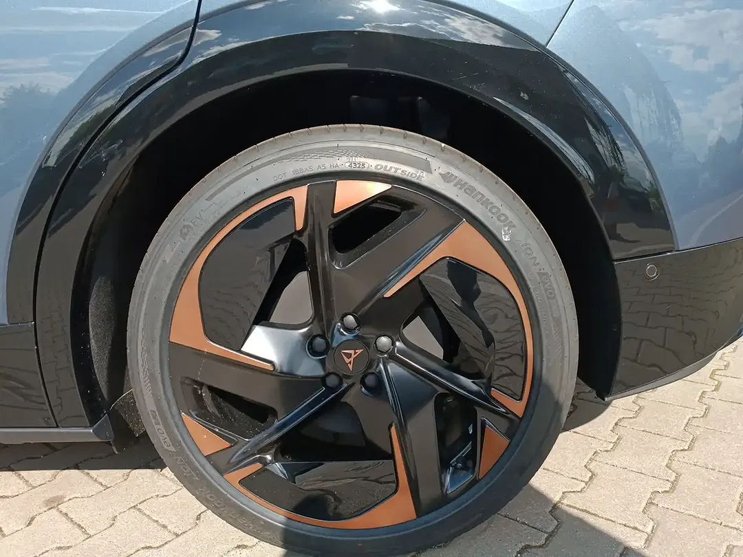 CUPRA Tavascan - Thumbnail 7