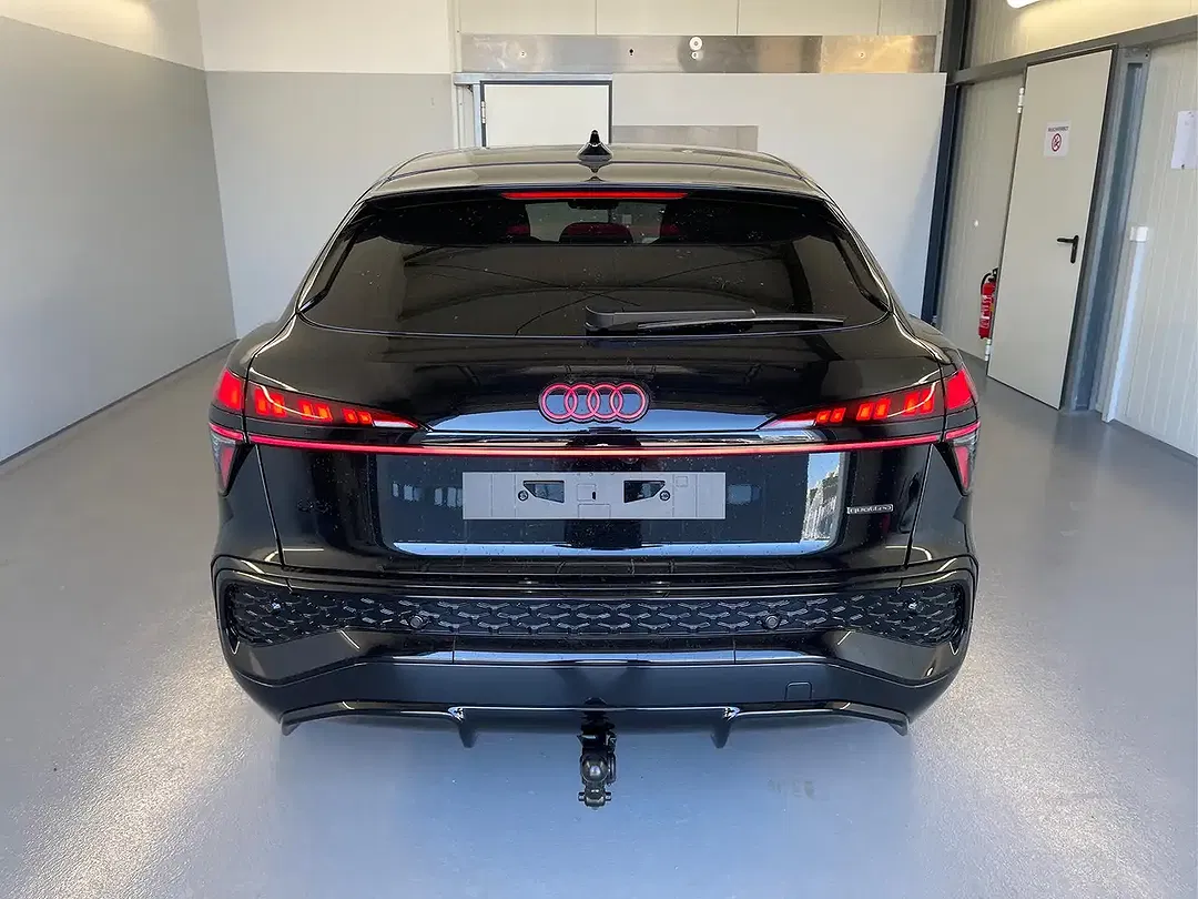 Audi Q3 - Thumbnail 5