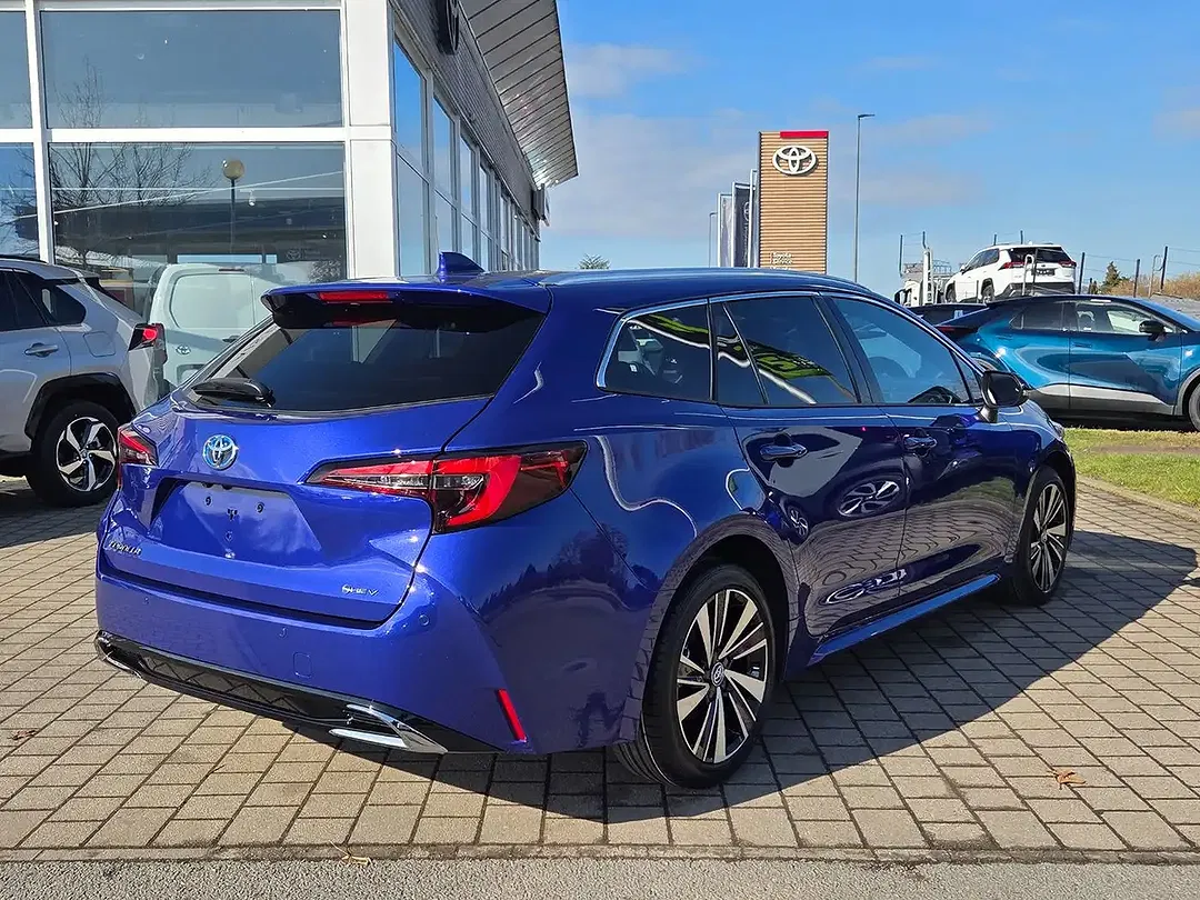 Toyota Corolla - Thumbnail 5
