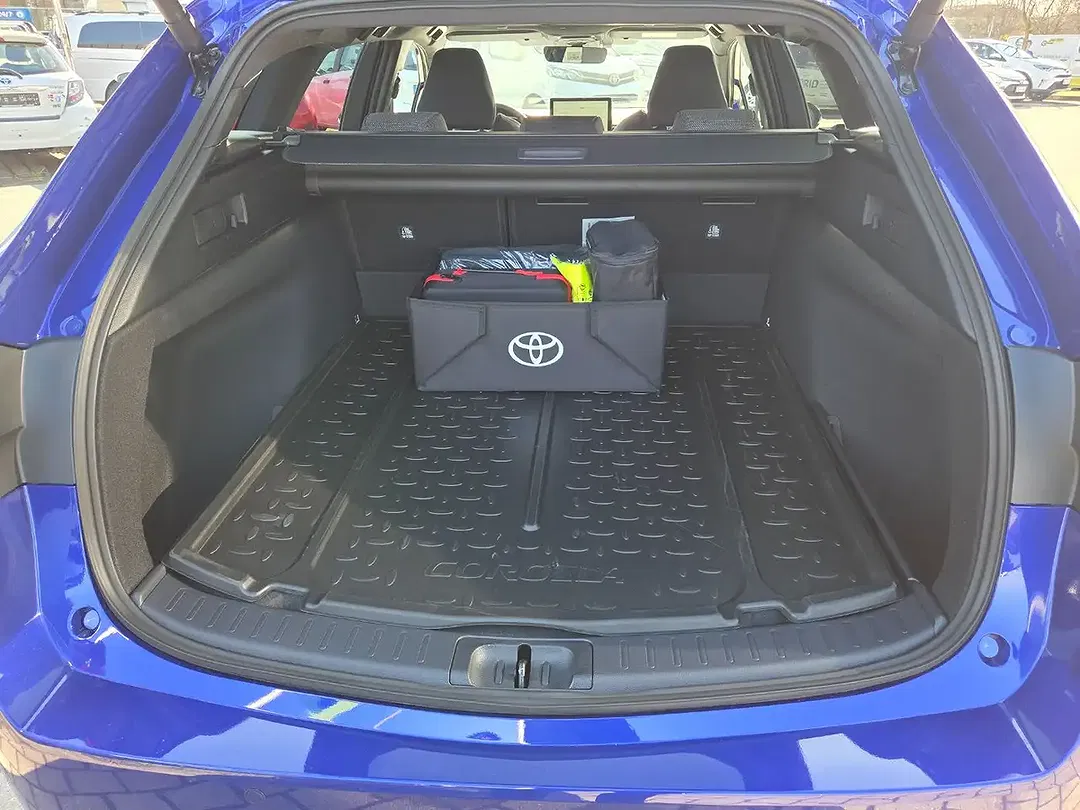 Toyota Corolla - Thumbnail 6