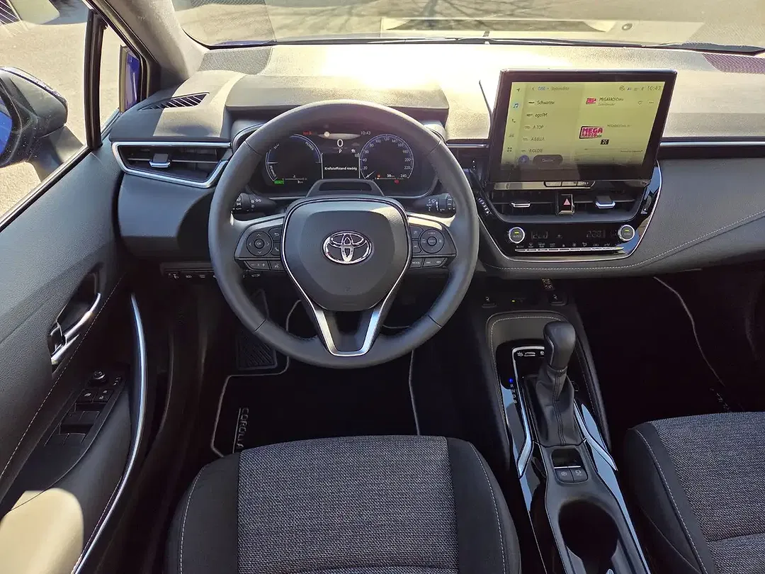 Toyota Corolla - Thumbnail 8