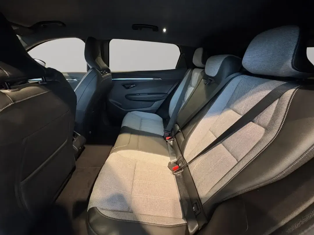 Mitsubishi Eclipse Cross - Thumbnail 10