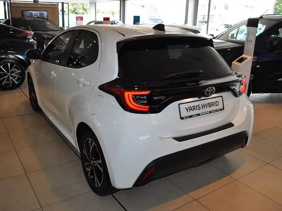 Toyota Yaris - Thumbnail 3