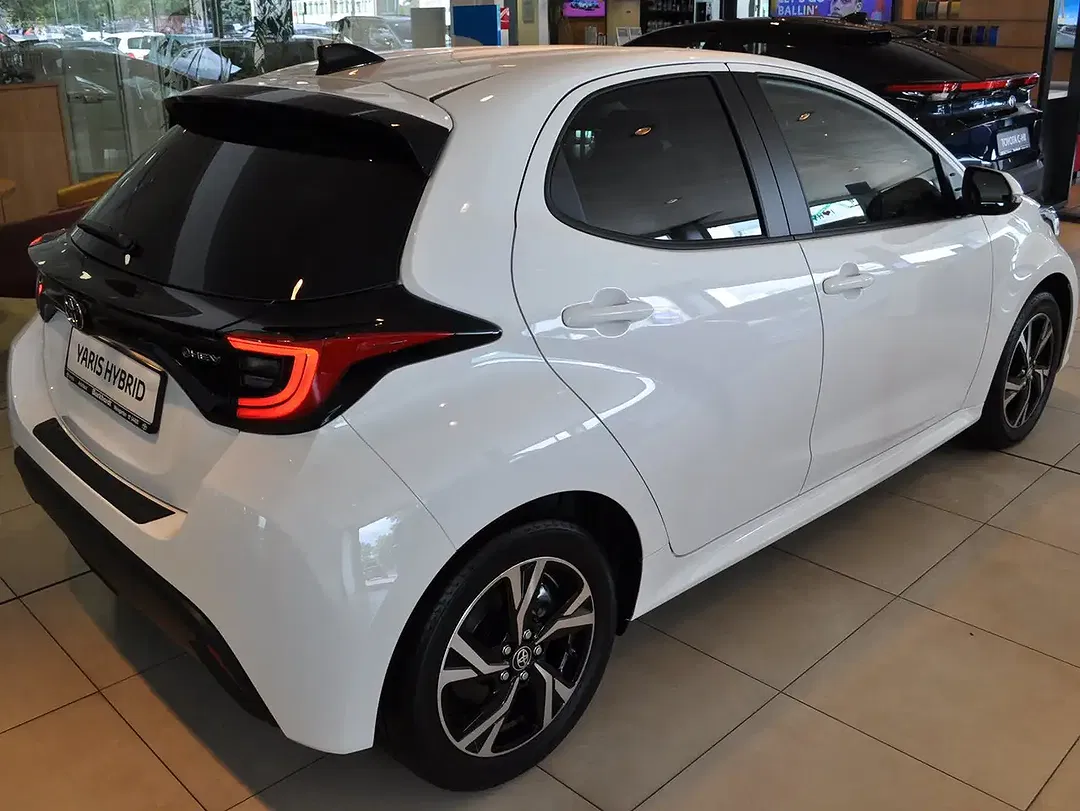 Toyota Yaris - Thumbnail 4