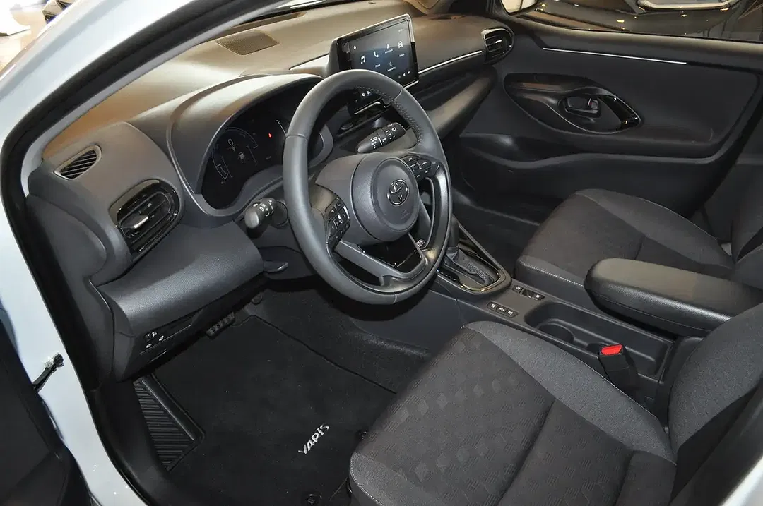 Toyota Yaris - Thumbnail 5