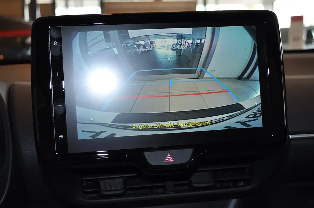 Toyota Yaris - Thumbnail 8