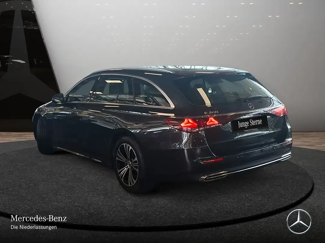 Mercedes-Benz E 200 - Thumbnail 9