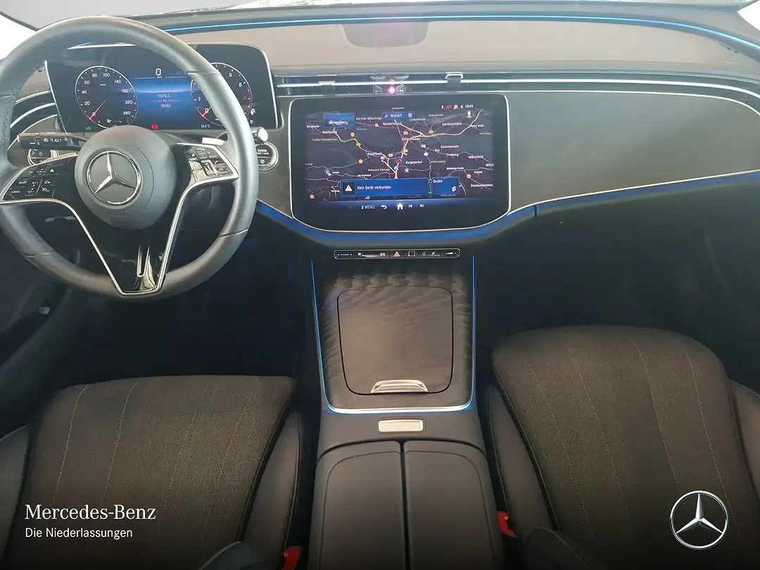 Mercedes-Benz E 200 - Thumbnail 14