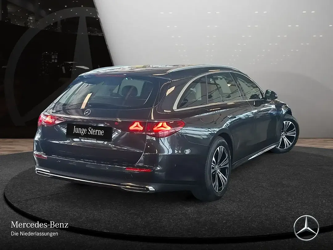 Mercedes-Benz E 200 - Thumbnail 7