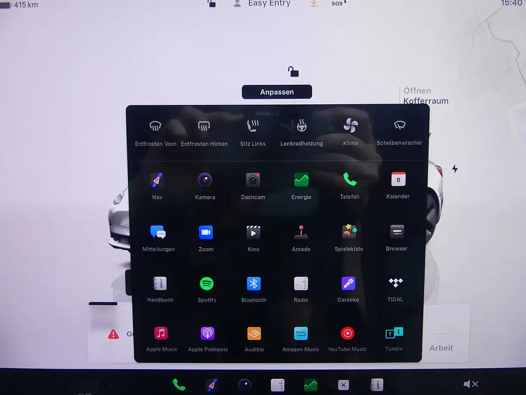 Tesla Model 3 - Thumbnail 12