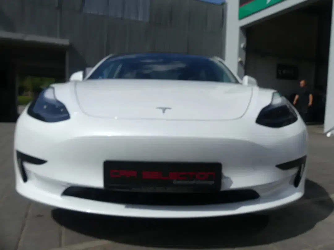 Tesla Model 3 - Thumbnail 15