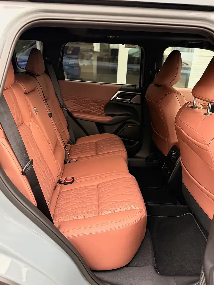 Mitsubishi Outlander - Thumbnail 15