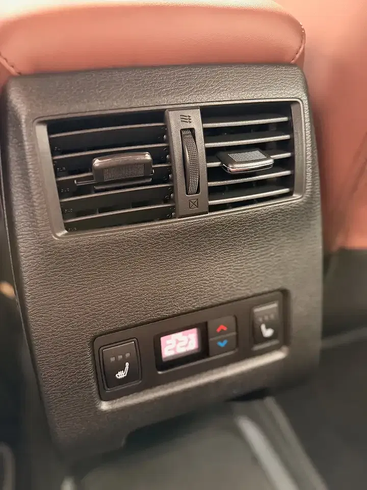 Mitsubishi Outlander - Thumbnail 16