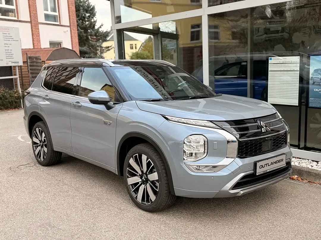Mitsubishi Outlander - Thumbnail 5