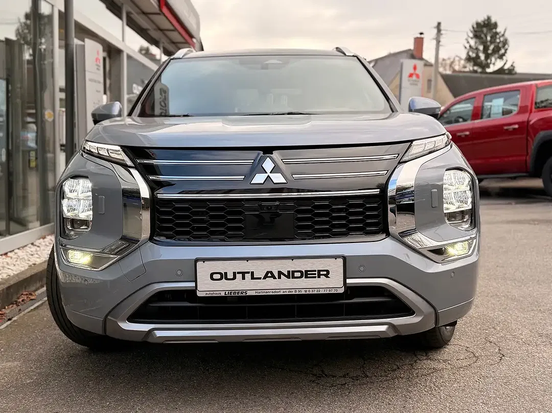 Mitsubishi Outlander - Thumbnail 6