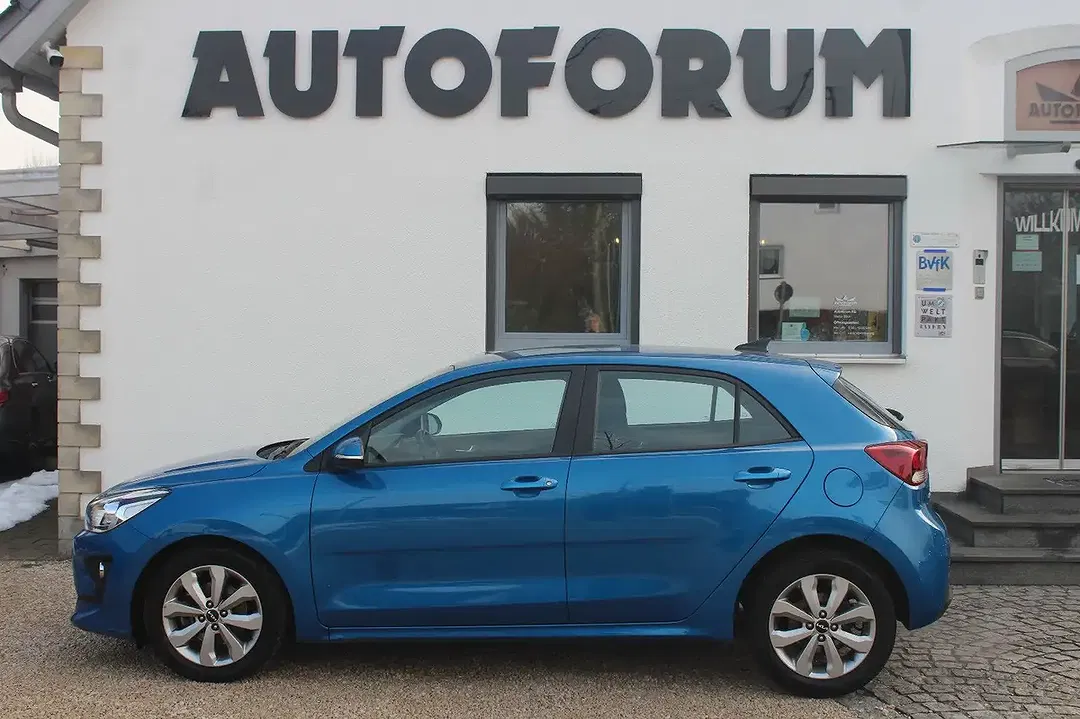 Kia Rio - Thumbnail 2