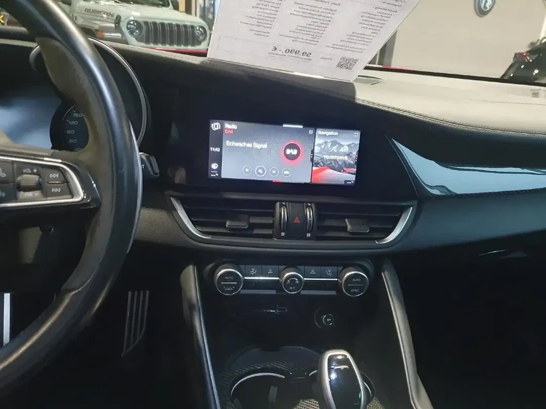 Alfa Romeo Giulia - Thumbnail 12