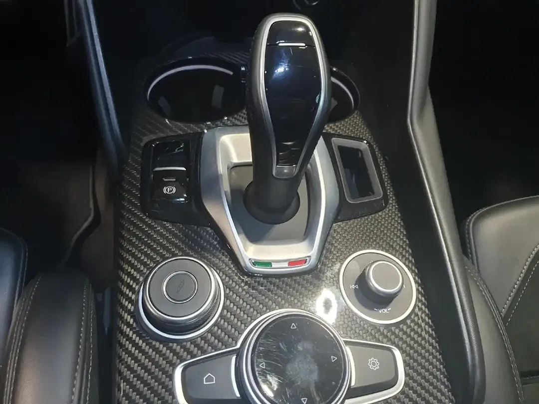 Alfa Romeo Giulia - Thumbnail 14