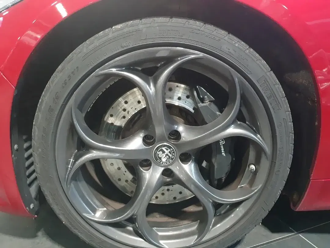 Alfa Romeo Giulia - Thumbnail 3