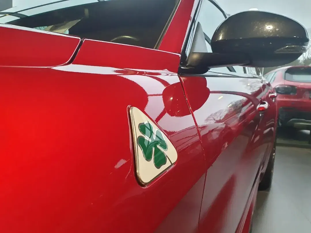 Alfa Romeo Giulia - Thumbnail 4