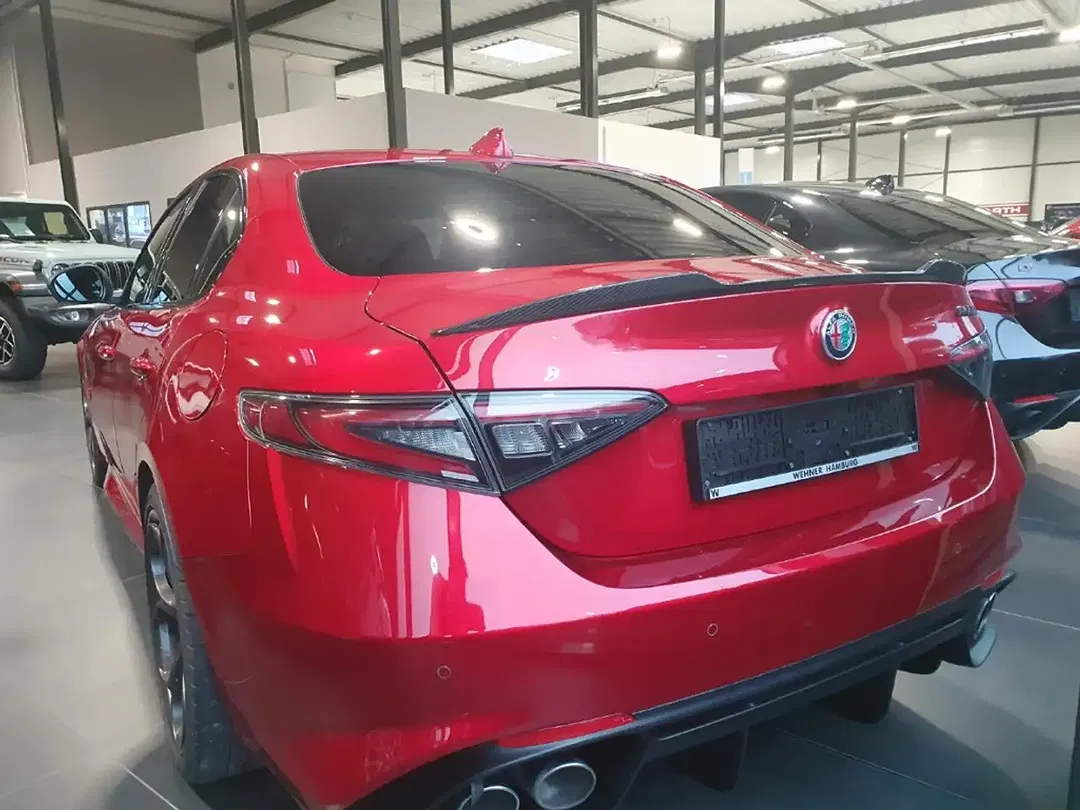 Alfa Romeo Giulia - Thumbnail 5