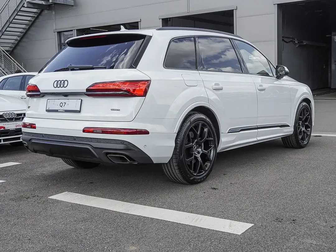 Audi Q7 - Thumbnail 3