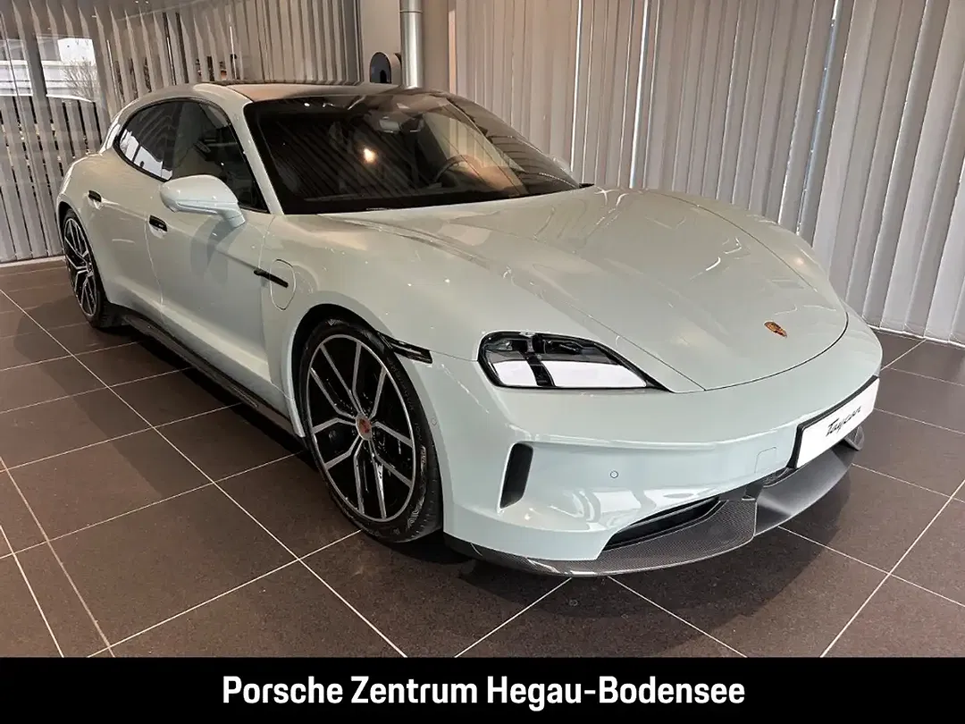 Porsche Taycan - Thumbnail 10