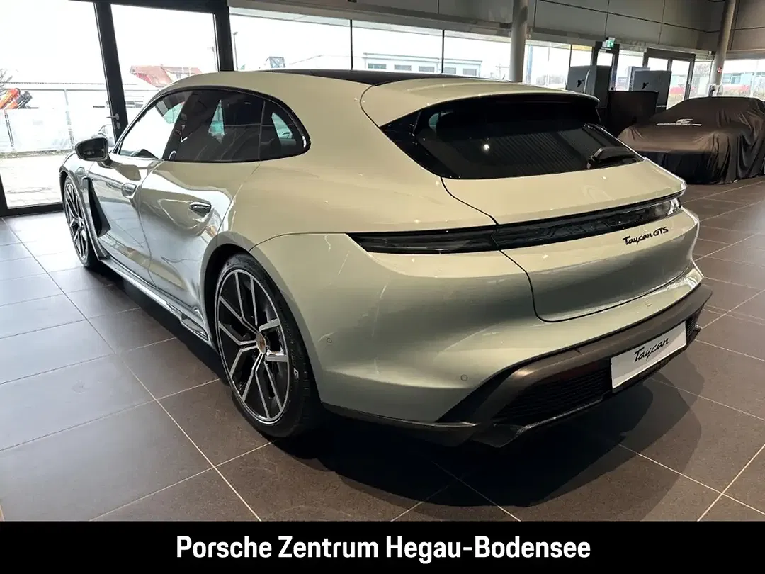 Porsche Taycan - Thumbnail 13