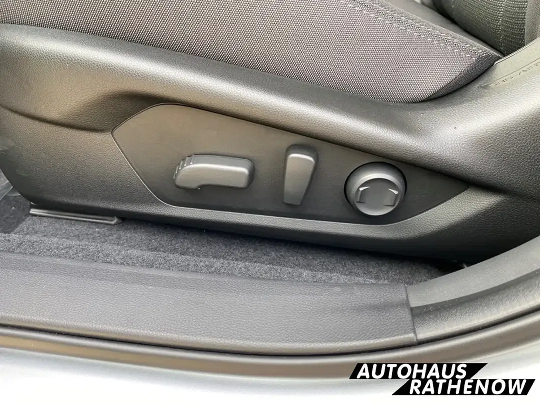 Subaru Crosstrek - Thumbnail 11