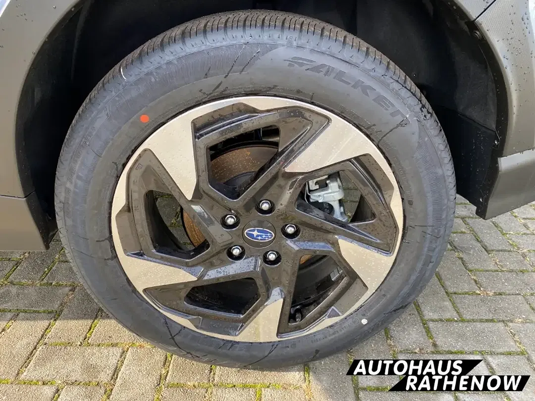 Subaru Crosstrek - Thumbnail 9