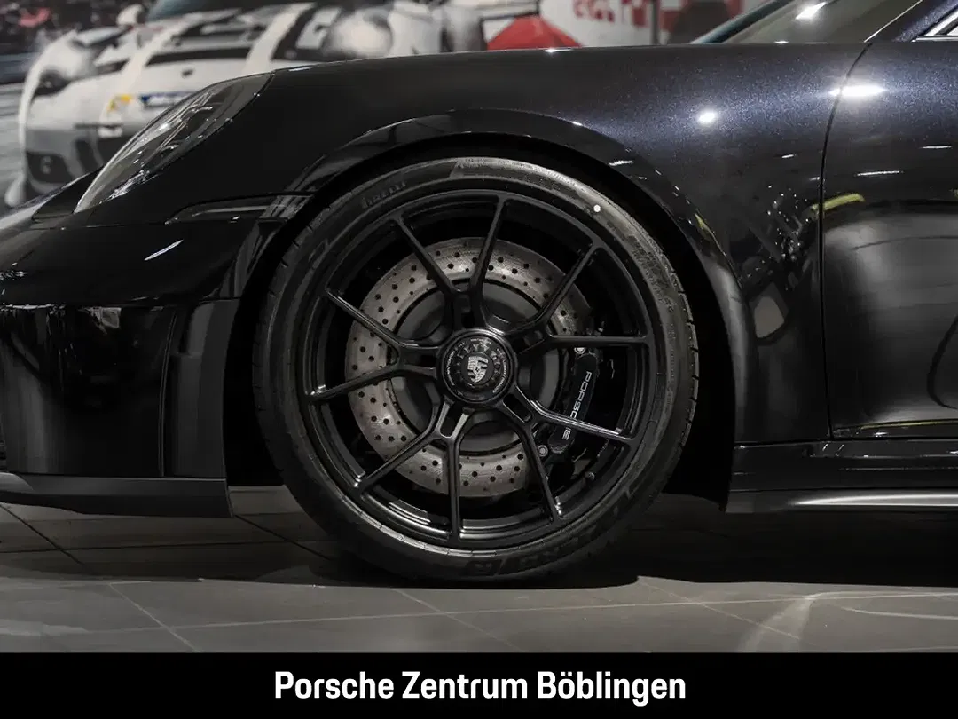 Porsche 992 - Thumbnail 11