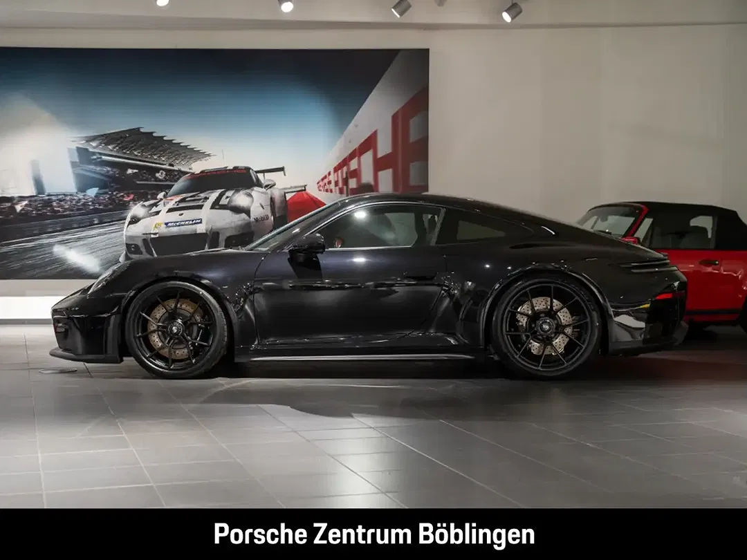Porsche 992 - Thumbnail 2