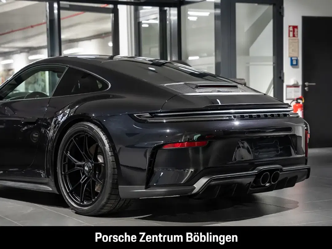Porsche 992 - Thumbnail 9