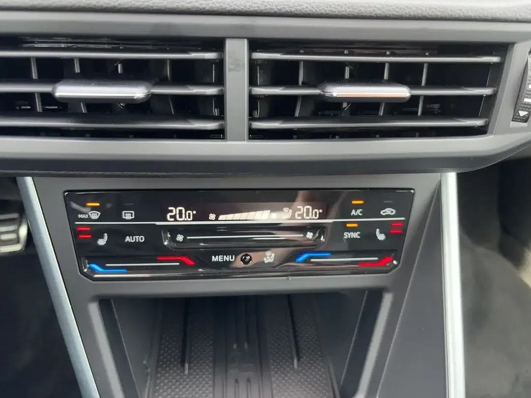 Volkswagen Polo - Thumbnail 11