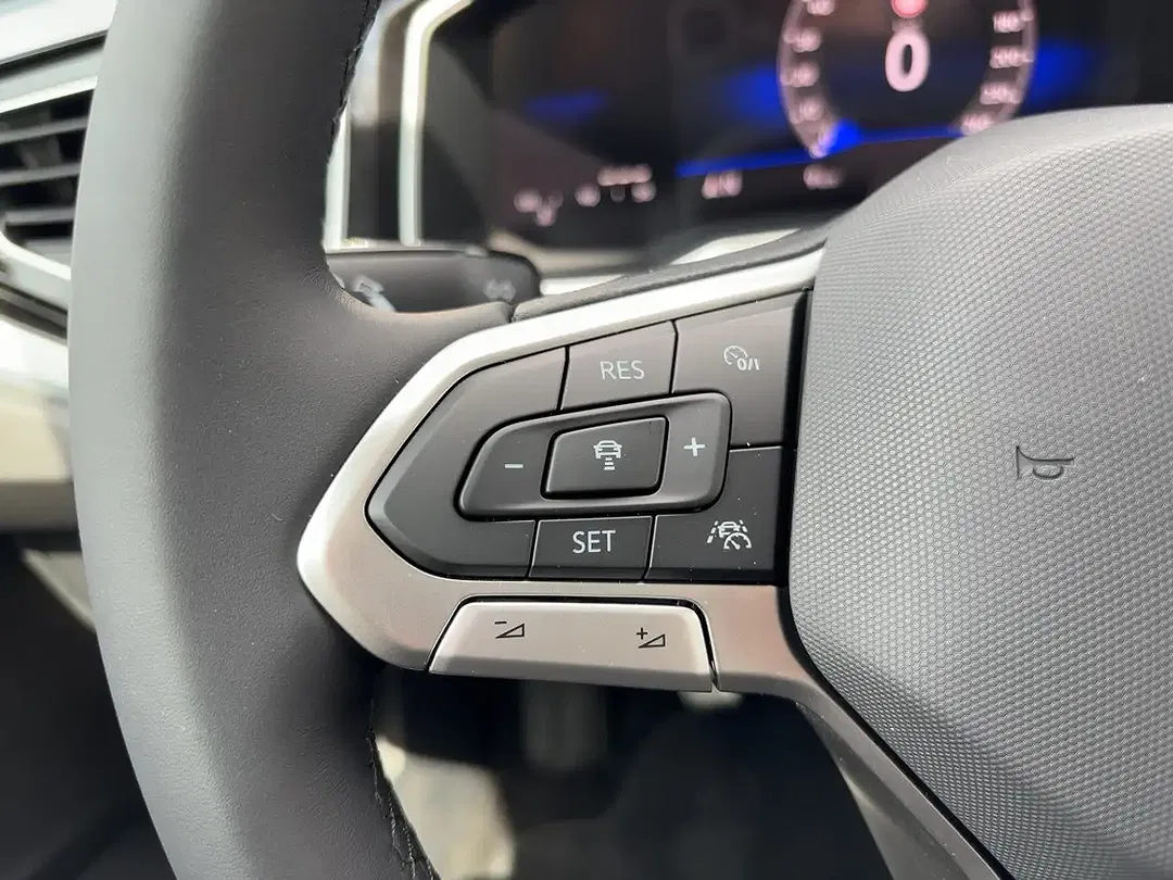 Volkswagen Polo - Thumbnail 12