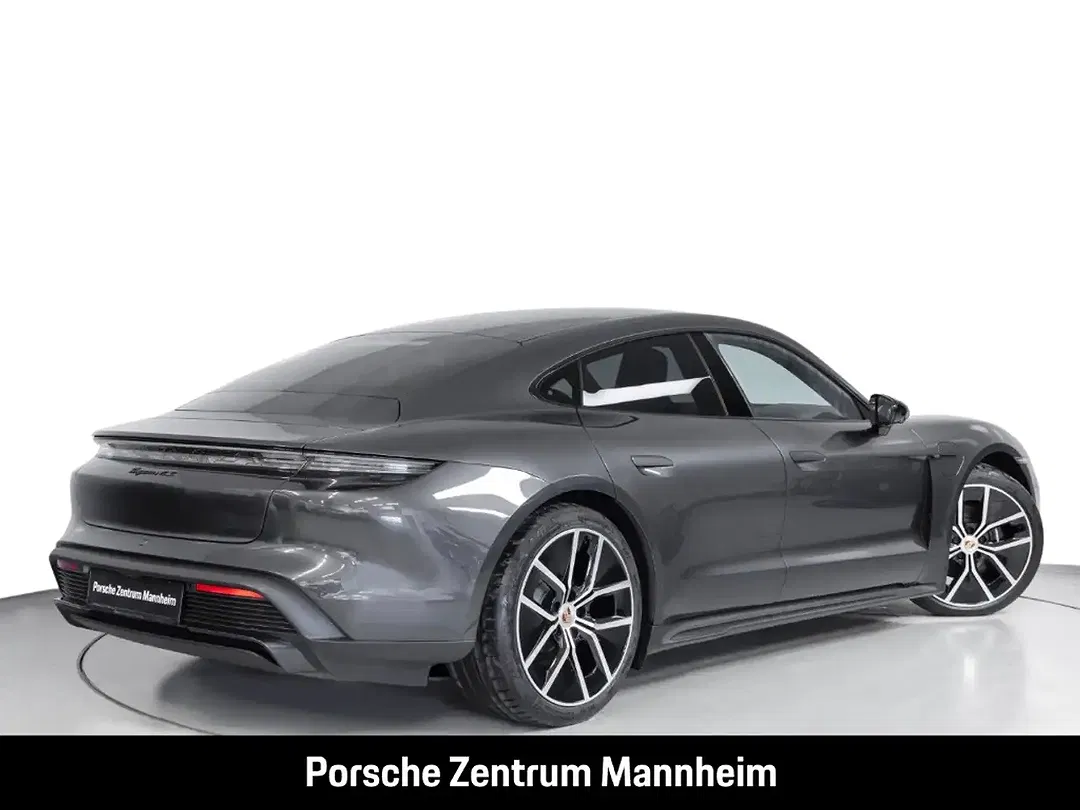 Porsche Taycan - Thumbnail 11