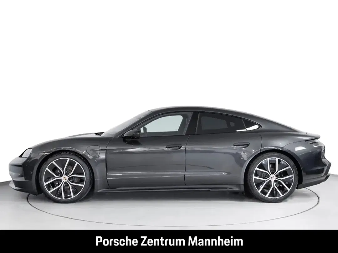 Porsche Taycan - Thumbnail 2