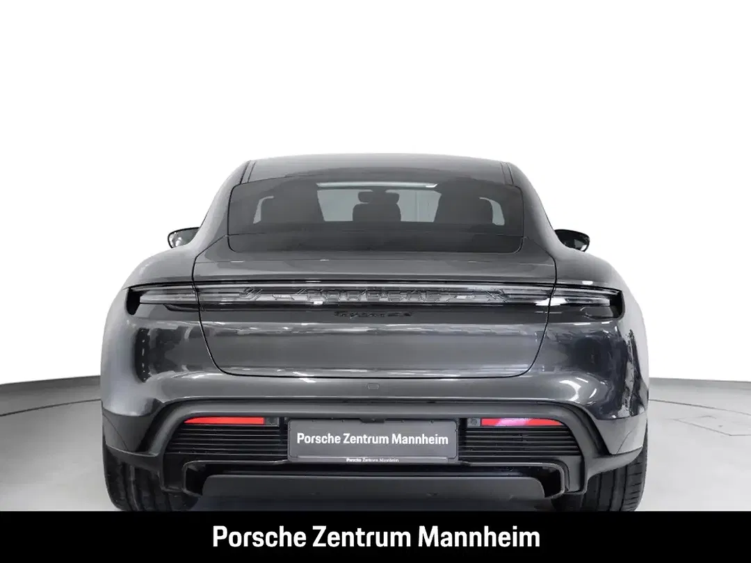 Porsche Taycan - Thumbnail 7