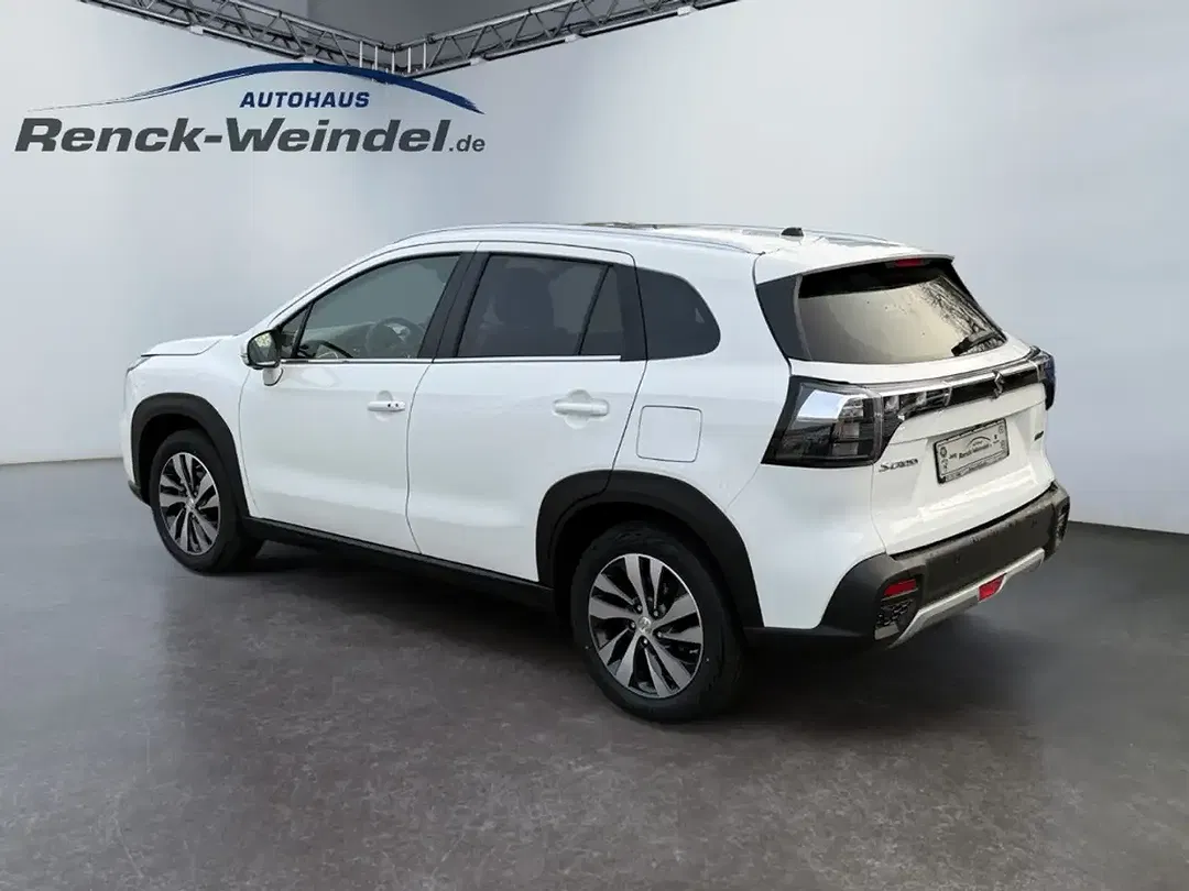 Suzuki SX4 S-Cross - Thumbnail 3