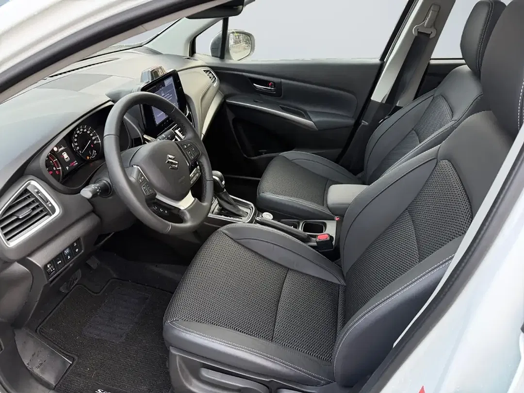 Suzuki SX4 S-Cross - Thumbnail 9