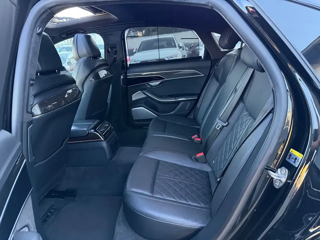 Audi S8 - Thumbnail 11