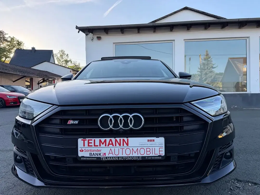 Audi S8 - Thumbnail 3