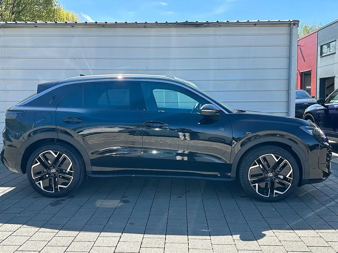 Volkswagen T-Roc - Thumbnail 4