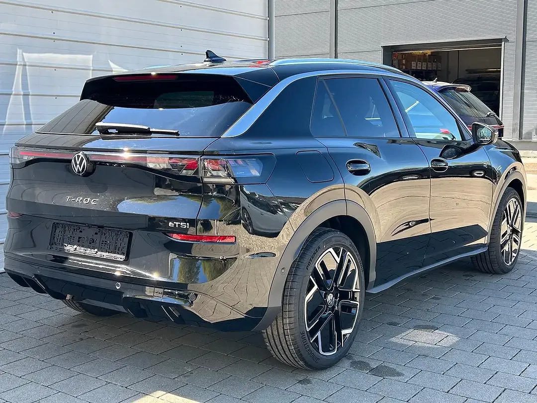 Volkswagen T-Roc - Thumbnail 5