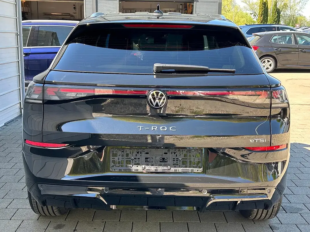 Volkswagen T-Roc - Thumbnail 6