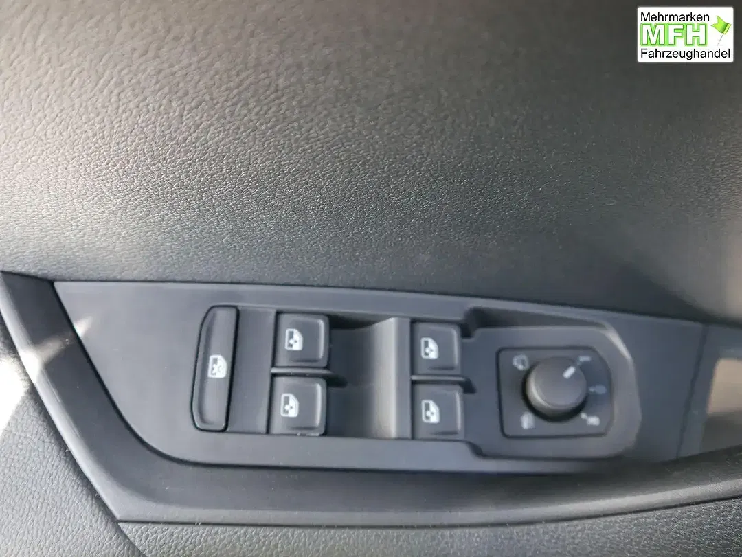 Skoda Karoq - Thumbnail 7