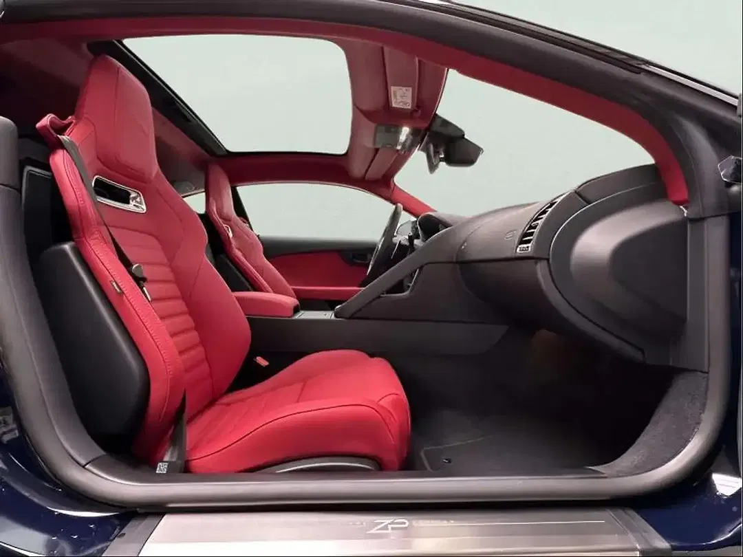 Jaguar F-Type - Thumbnail 3