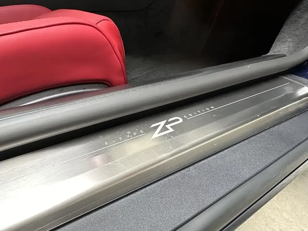 Jaguar F-Type - Thumbnail 6
