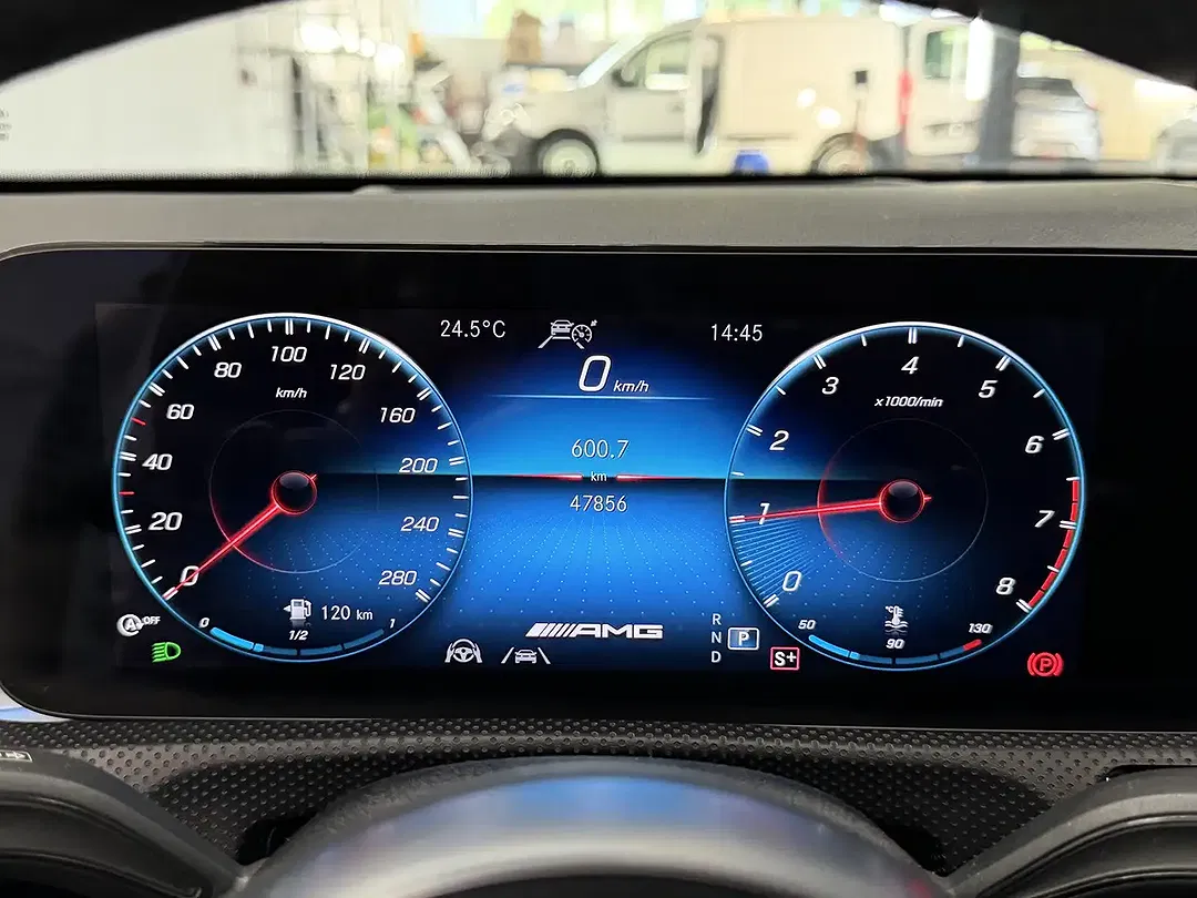 Mercedes-Benz A 35 AMG - Thumbnail 13